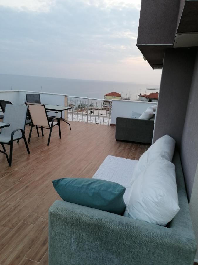 Crystal Blue Apartments Nea Kallikrateia ภายนอก รูปภาพ